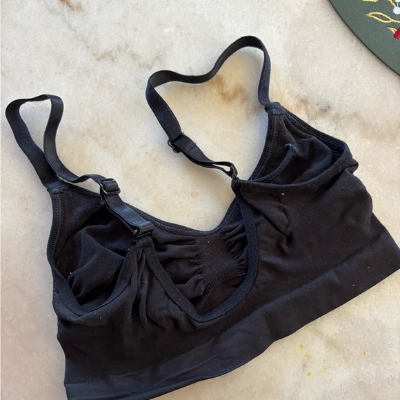 SKIMS Black Bra with Racerback Design and V-Shaped Neckline - Picture 2 of 3